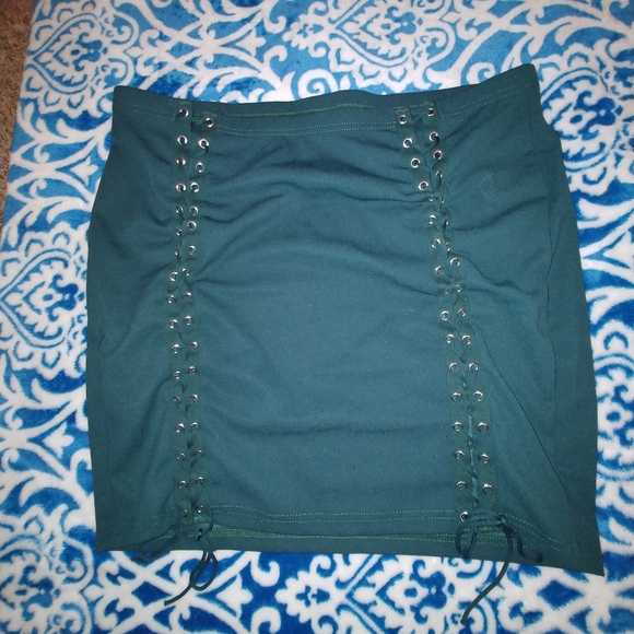 Shein. Green skirt. Size 2x. Worn once. - Picture 1 of 2